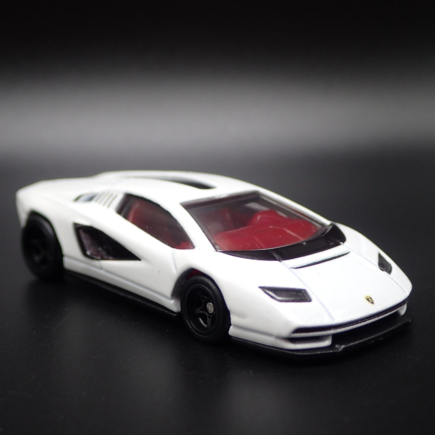 2021 21 LAMBORGHINI COUNTACH LPI 800-4 1:64 SCALE COLLECTIBLE DIECAST MODEL CAR