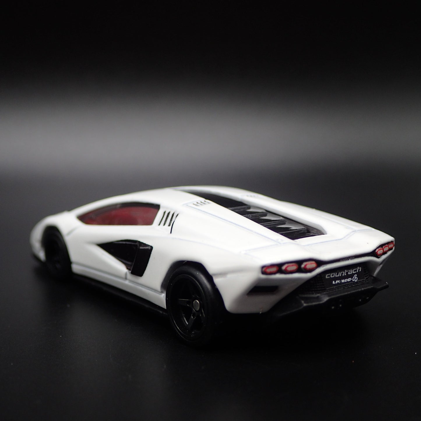 2021 21 LAMBORGHINI COUNTACH LPI 800-4 1:64 SCALE COLLECTIBLE DIECAST MODEL CAR