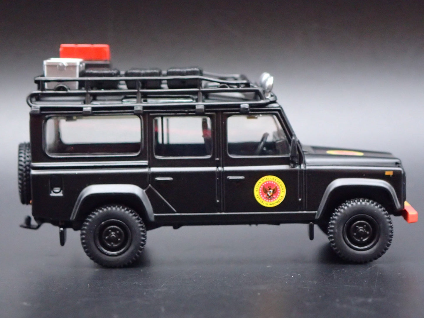 LAND ROVER DEFENDER 110 BADAN NEGARA INDONESIA  1/64 SCALE DIECAST MODEL CAR