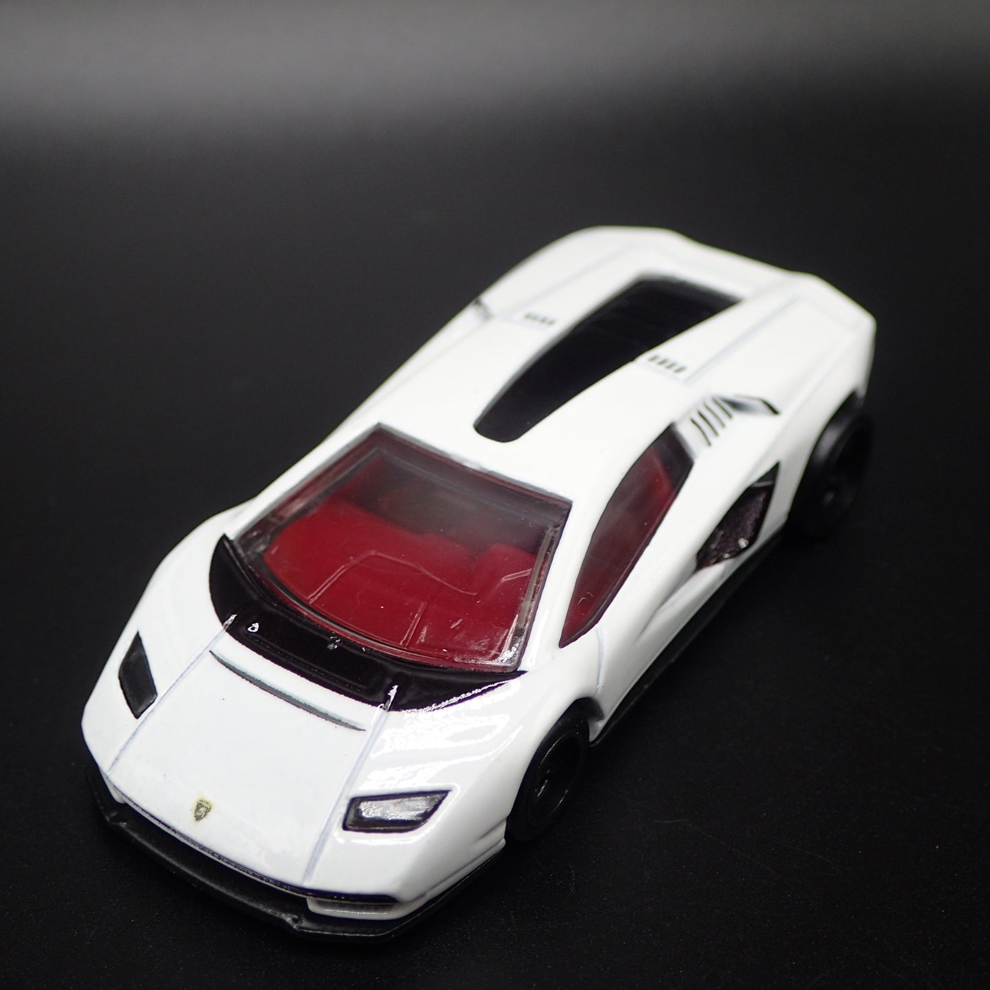 2021 21 LAMBORGHINI COUNTACH LPI 800-4 1:64 SCALE COLLECTIBLE DIECAST MODEL CAR