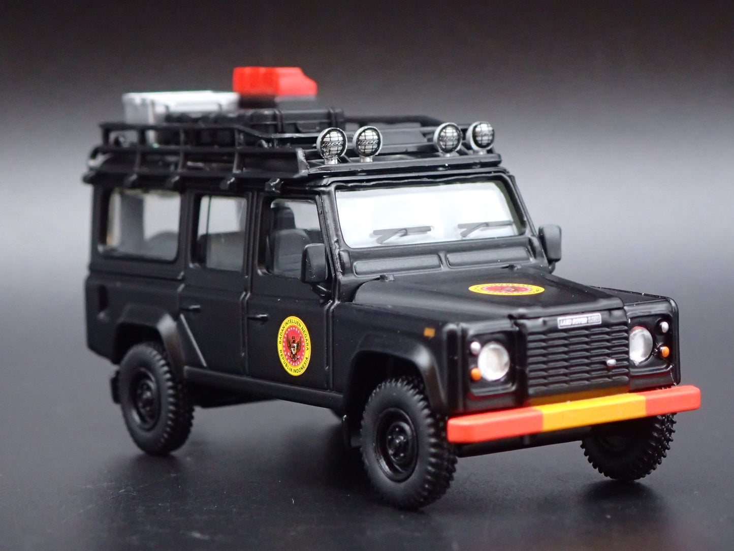 LAND ROVER DEFENDER 110 BADAN NEGARA INDONESIA  1/64 SCALE DIECAST MODEL CAR