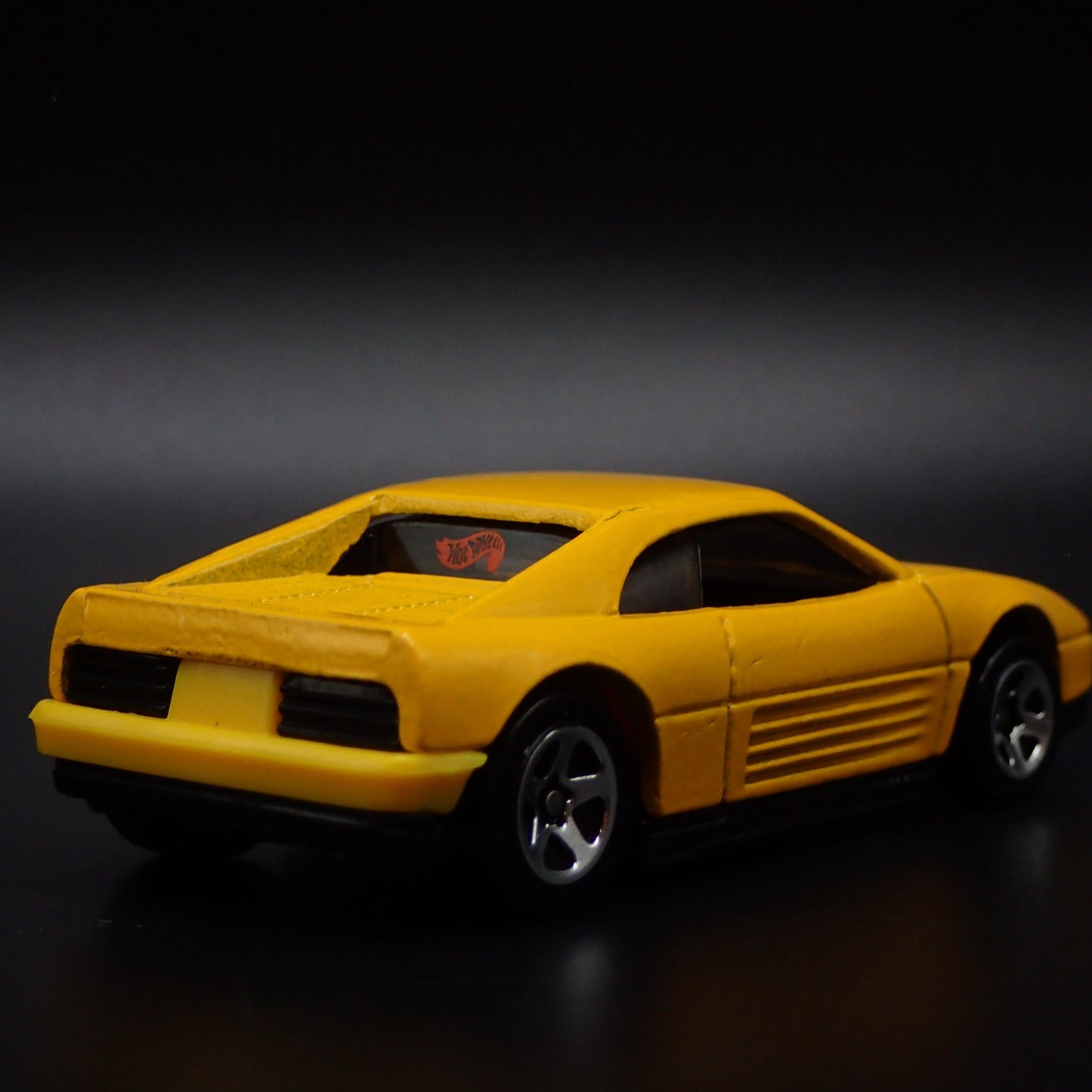 1989-1995 FERRARI 348 SUPER CAR 1:64 SCALE COLLECTIBLE DIORAMA DIECAST MODEL CAR