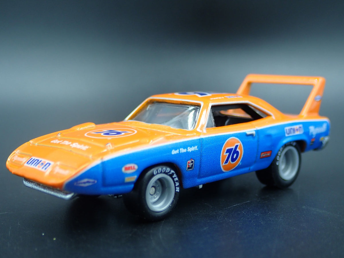 1970 70 PLYMOUTH SUPERBIRD UNION 76 OIL 1:64 SCALE COLLECTIBLE DIECAST MODEL CAR-Burning Rubber Toy Company