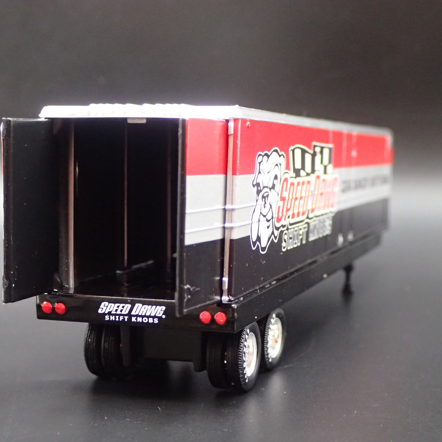 SPEED DAWG SEMI BOX CAR HAULER TRAILER RARE 1:64 SCALE DIORAMA DIECAST MODEL CAR