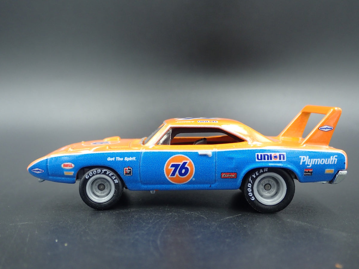 1970 70 PLYMOUTH SUPERBIRD UNION 76 OIL 1:64 SCALE COLLECTIBLE DIECAST MODEL CAR-Burning Rubber Toy Company