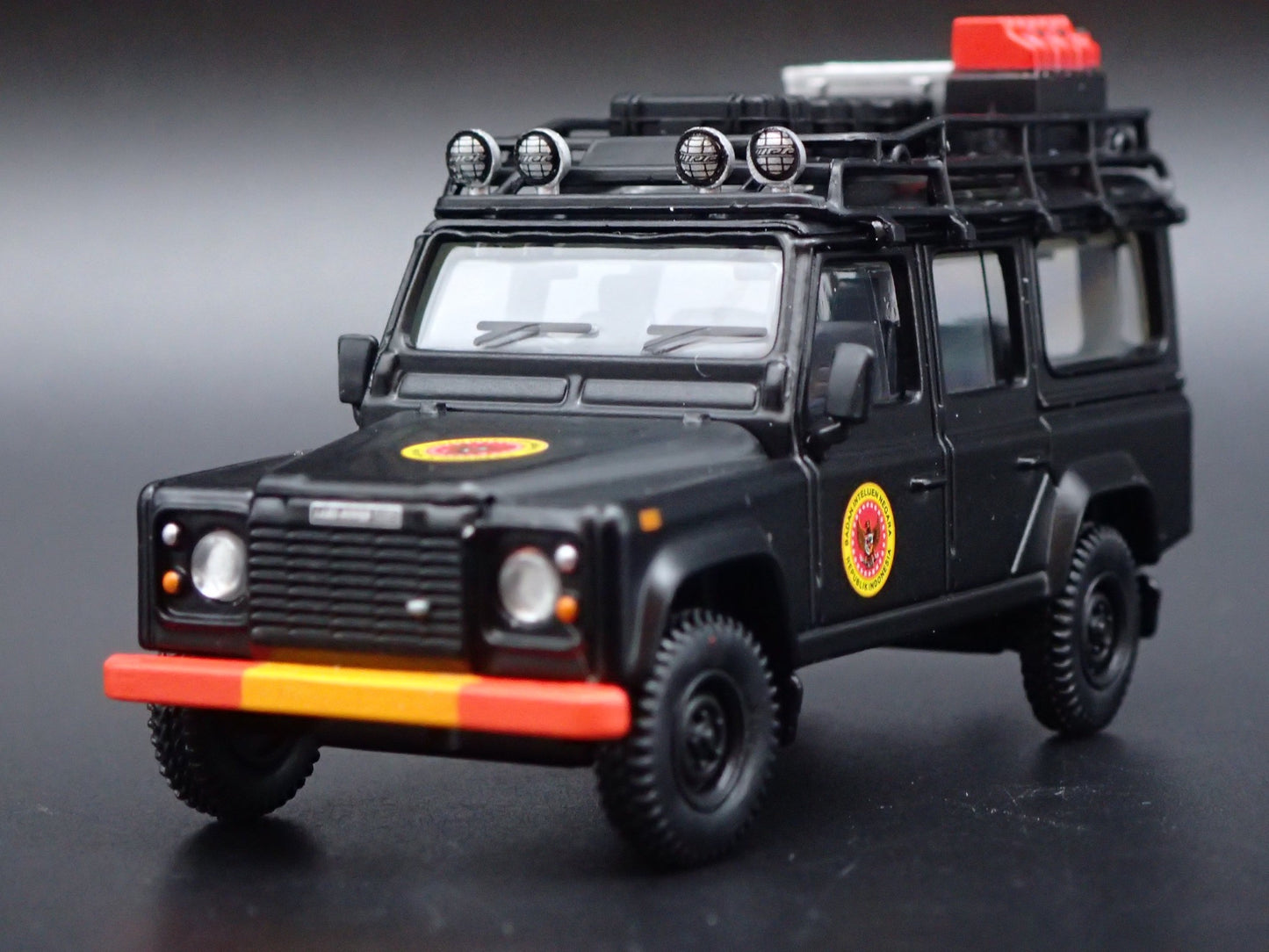 LAND ROVER DEFENDER 110 BADAN NEGARA INDONESIA  1/64 SCALE DIECAST MODEL CAR