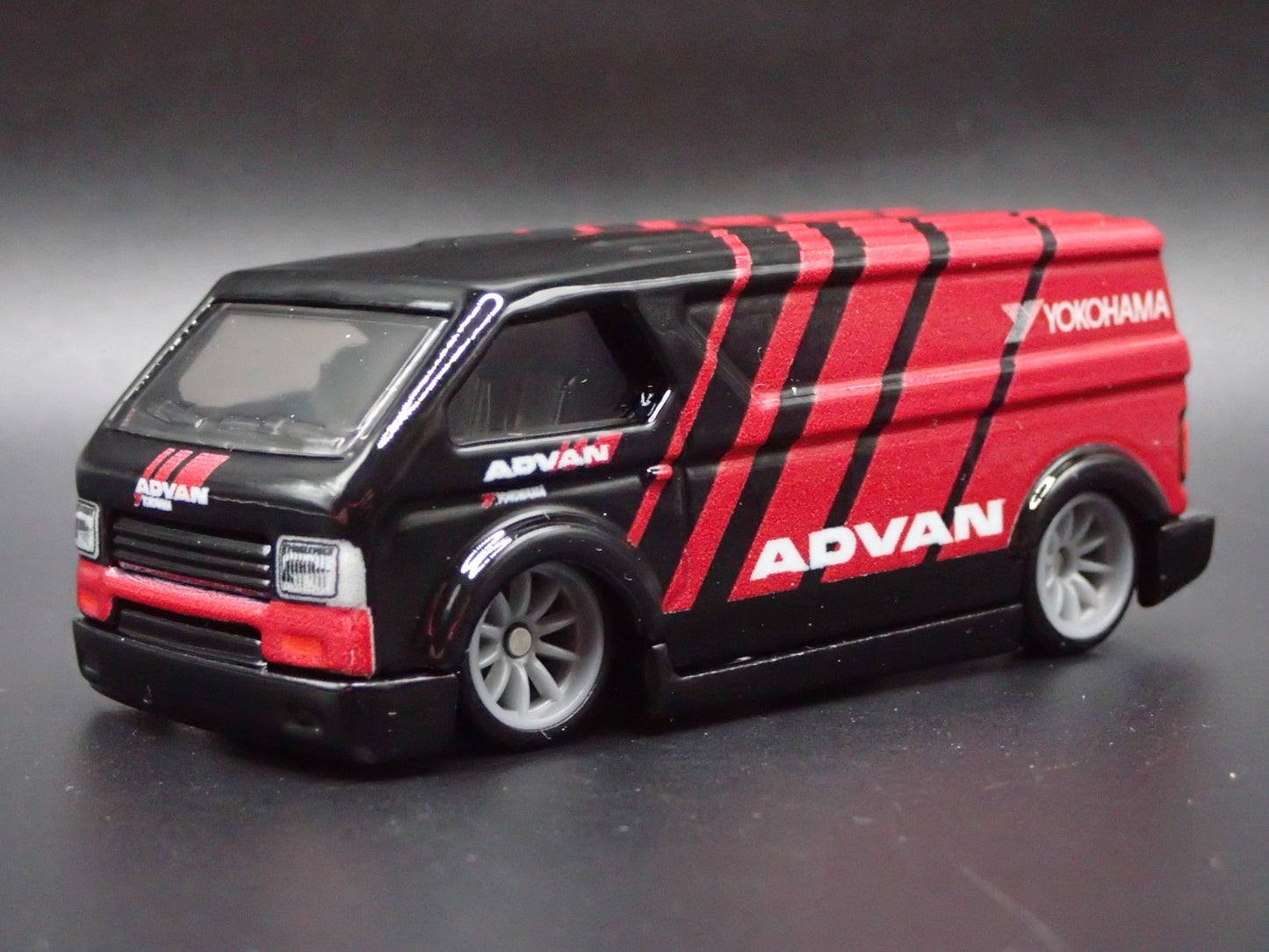 MBK CUSTOM VAN ADVAN YOKOHAMA 1:64 SCALE COLLECTIBLE DIORAMA DIECAST MODEL CAR
