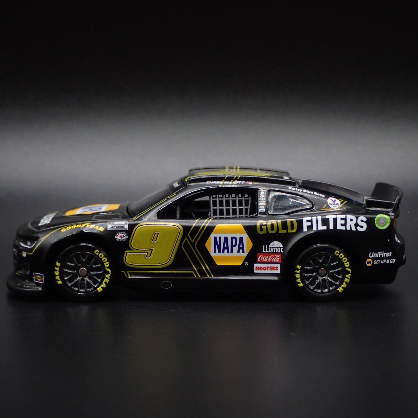 2023 23 CHEVY CAMARO ZL1 9 CHASE ELLIOTT NAPA GOLD NASCAR 1:64 DIECAST MODEL CAR