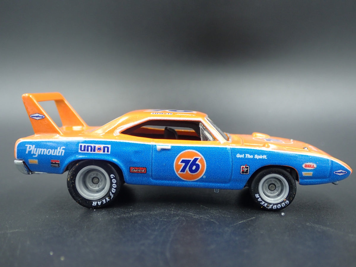 1970 70 PLYMOUTH SUPERBIRD UNION 76 OIL 1:64 SCALE COLLECTIBLE DIECAST MODEL CAR-Burning Rubber Toy Company