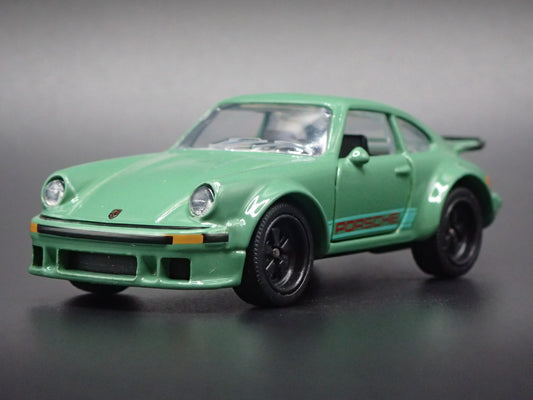 1976-1977 PORSCHE 934 GREEN 1:64 SCALE COLLECTIBLE DIORAMA DIECAST MODEL CAR