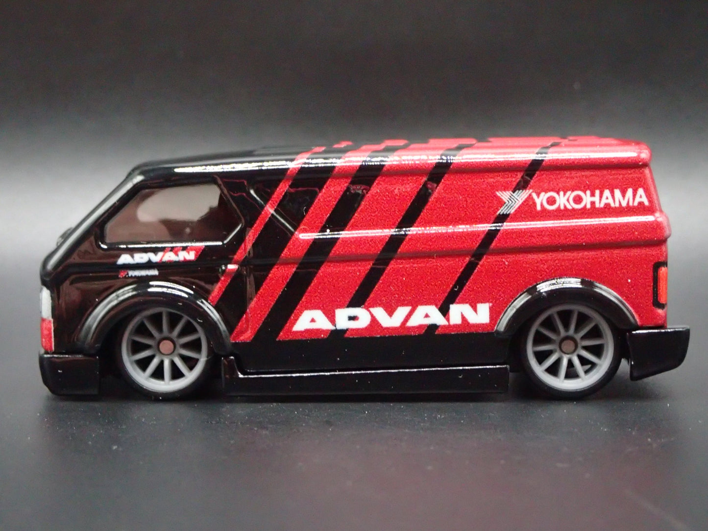 MBK CUSTOM VAN ADVAN YOKOHAMA 1:64 SCALE COLLECTIBLE DIORAMA DIECAST MODEL CAR