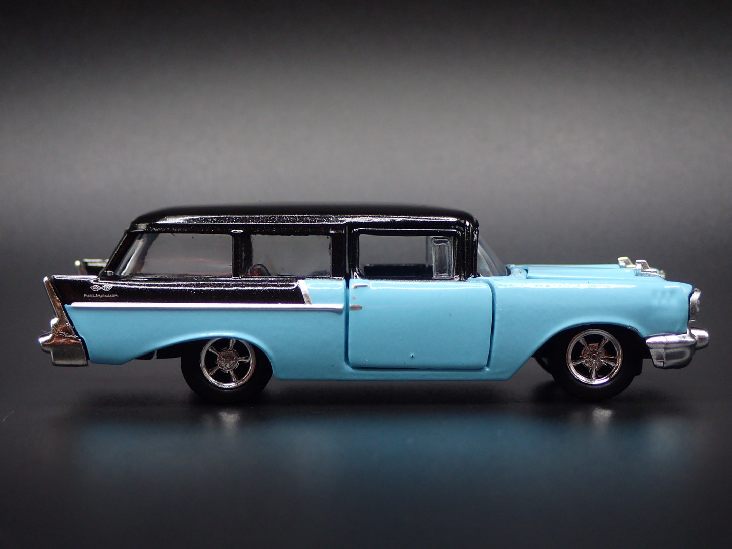 1957 57 CHEVY CHEVROLET HANDYMAN STATION WAGON 1:64 SCALE DIECAST MODEL CAR