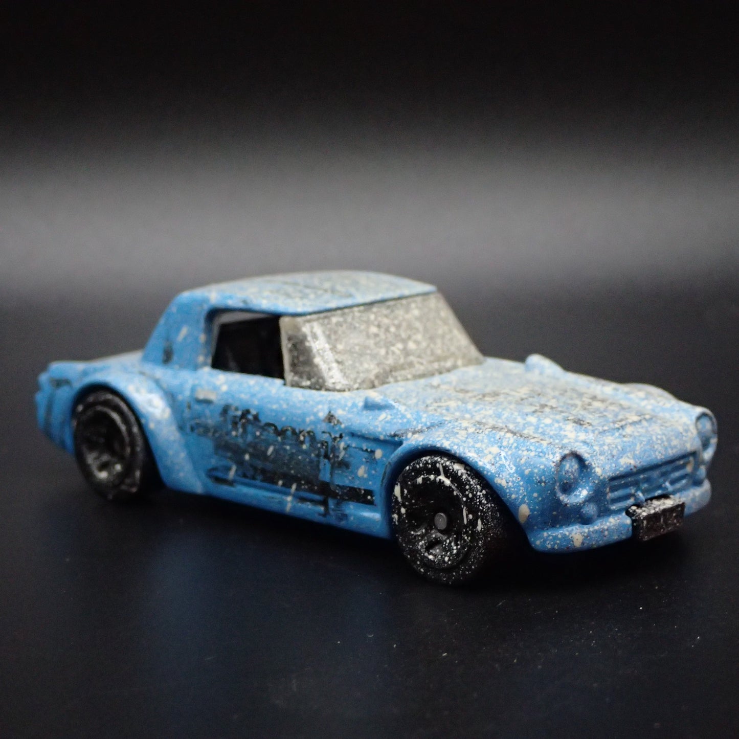 1967-1970 DATSUN FAIRLADY 2000 FIFTEEN 52 BARN FIND 1:64 SCALE DIECAST MODEL CAR