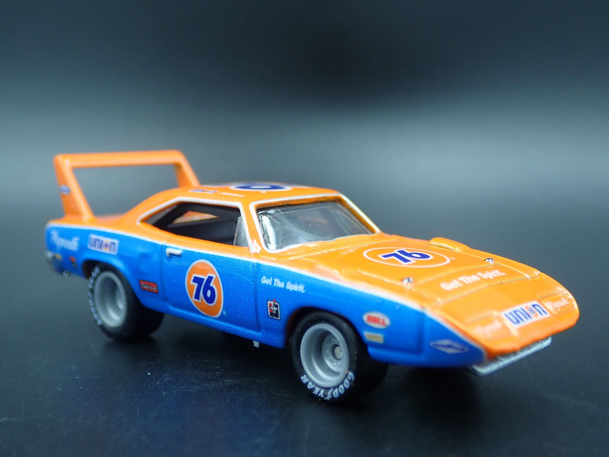 1970 70 PLYMOUTH SUPERBIRD UNION 76 OIL 1:64 SCALE COLLECTIBLE DIECAST MODEL CAR-Burning Rubber Toy Company