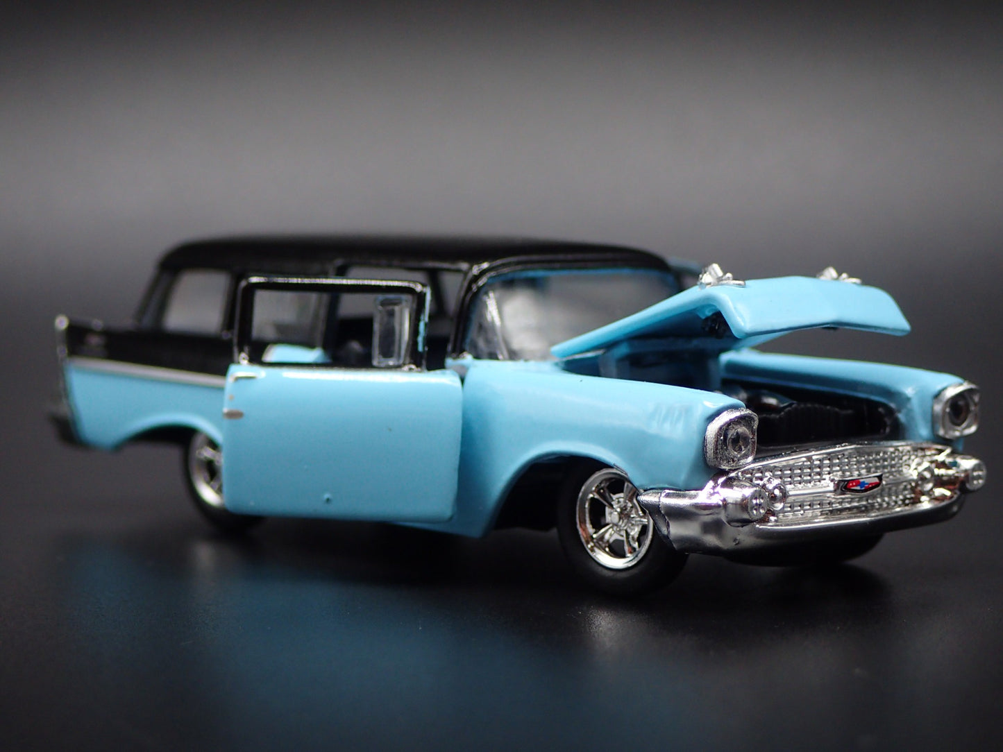 1957 57 CHEVY CHEVROLET HANDYMAN STATION WAGON 1:64 SCALE DIECAST MODEL CAR