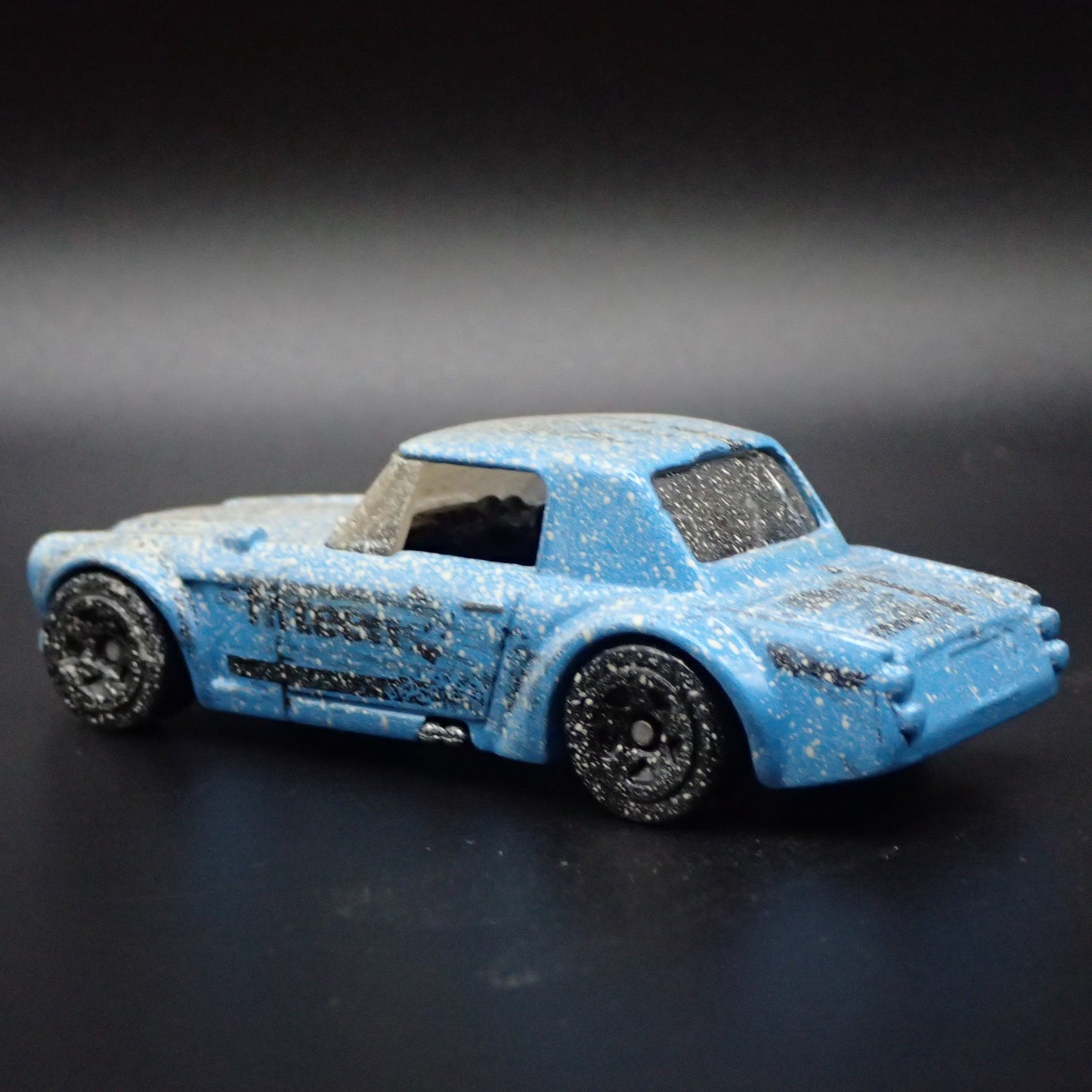 1967-1970 DATSUN FAIRLADY 2000 FIFTEEN 52 BARN FIND 1:64 SCALE DIECAST MODEL CAR