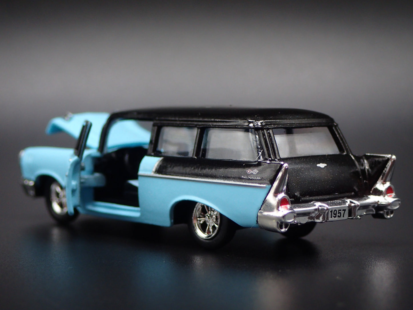 1957 57 CHEVY CHEVROLET HANDYMAN STATION WAGON 1:64 SCALE DIECAST MODEL CAR