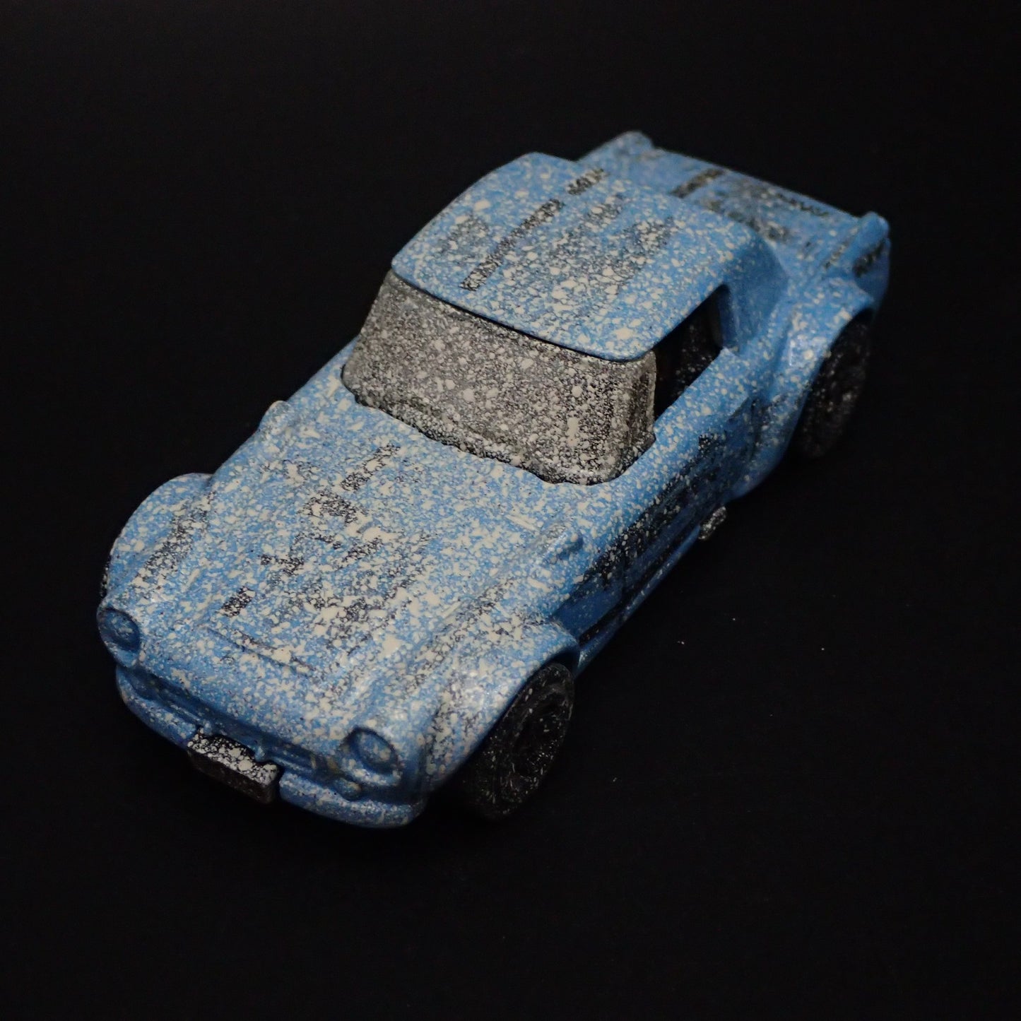 1967-1970 DATSUN FAIRLADY 2000 FIFTEEN 52 BARN FIND 1:64 SCALE DIECAST MODEL CAR