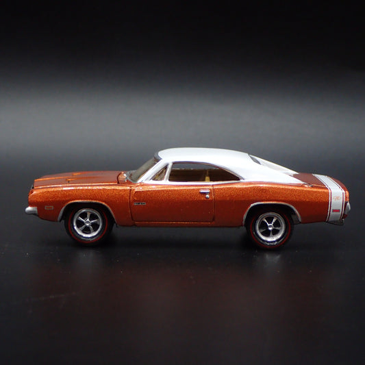 1969 69 DODGE CHARGER RT COPPER 1:64 SCALE COLLECTIBLE DIORAMA DIECAST MODEL CAR