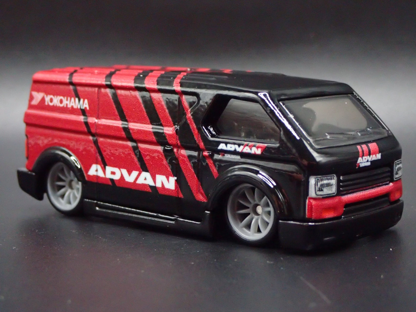 MBK CUSTOM VAN ADVAN YOKOHAMA 1:64 SCALE COLLECTIBLE DIORAMA DIECAST MODEL CAR