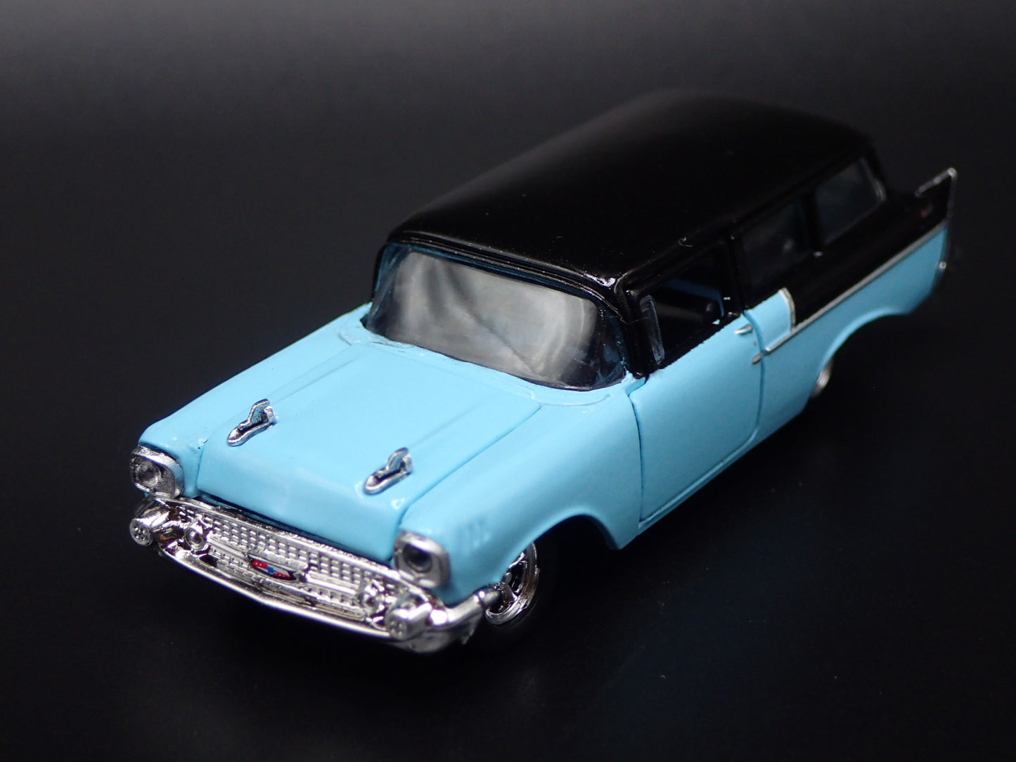 1957 57 CHEVY CHEVROLET HANDYMAN STATION WAGON 1:64 SCALE DIECAST MODEL CAR