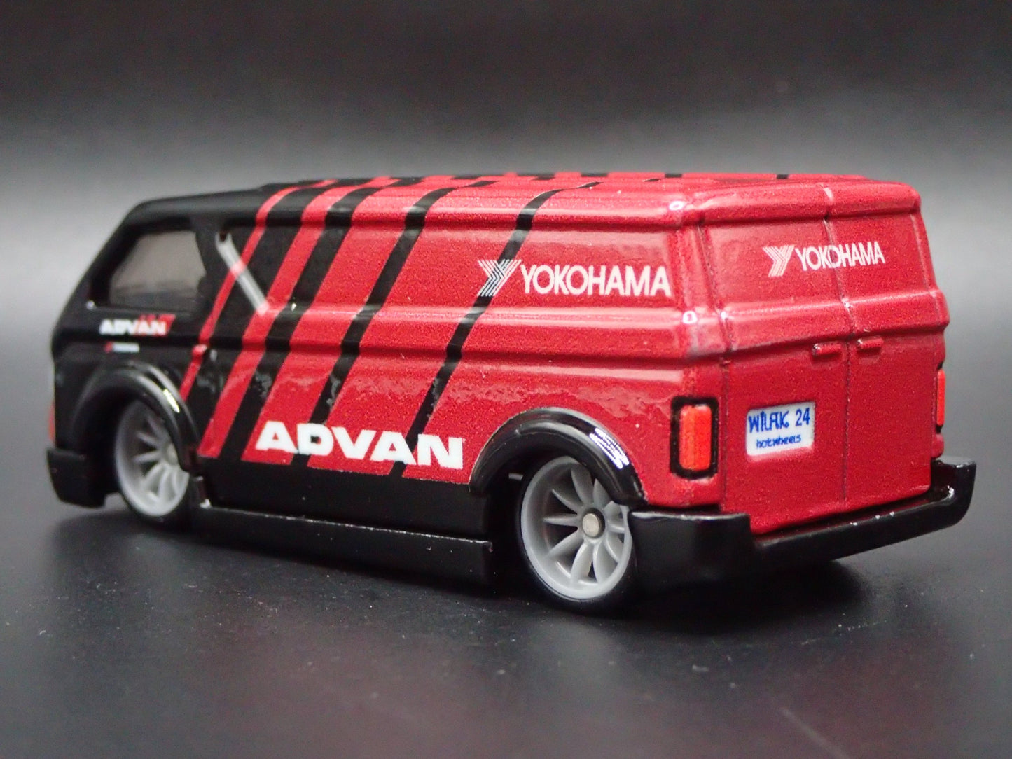 MBK CUSTOM VAN ADVAN YOKOHAMA 1:64 SCALE COLLECTIBLE DIORAMA DIECAST MODEL CAR
