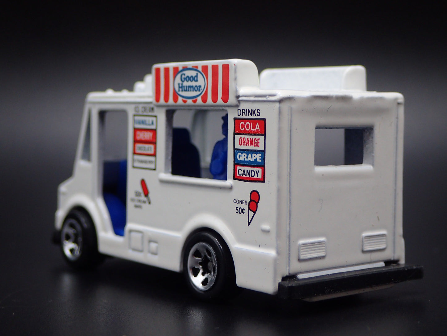 GOOD HUMOR ICE CREAM FOOD TRUCK WHITE 1:64 HW SCALE DIORAMA DIECAST MODEL CAR