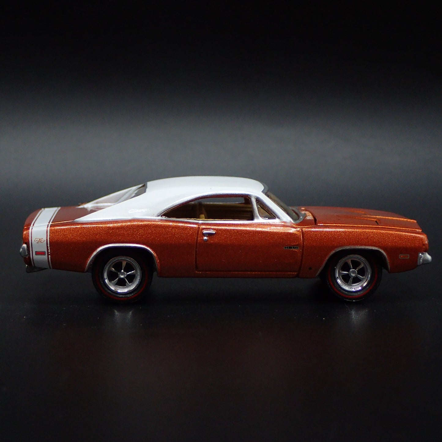 1969 69 DODGE CHARGER RT COPPER 1:64 SCALE COLLECTIBLE DIORAMA DIECAST MODEL CAR