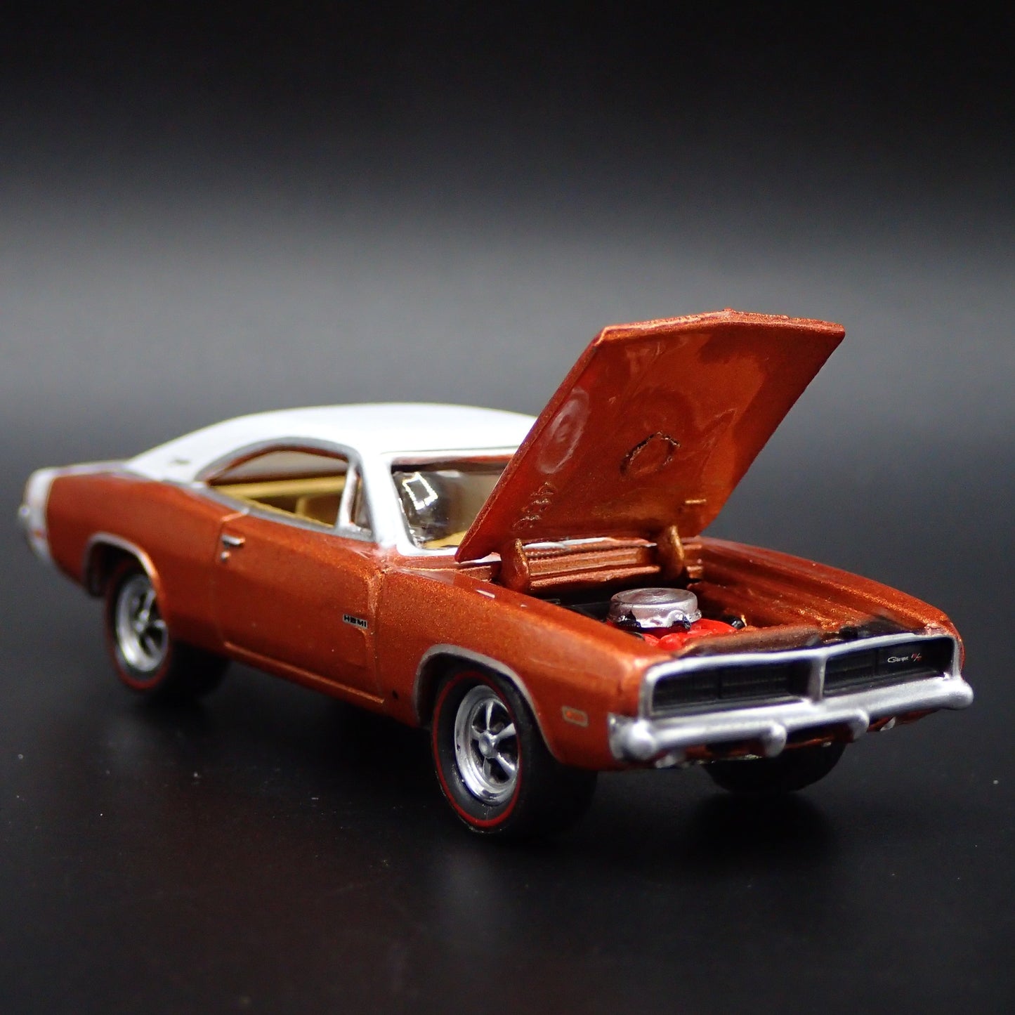 1969 69 DODGE CHARGER RT COPPER 1:64 SCALE COLLECTIBLE DIORAMA DIECAST MODEL CAR