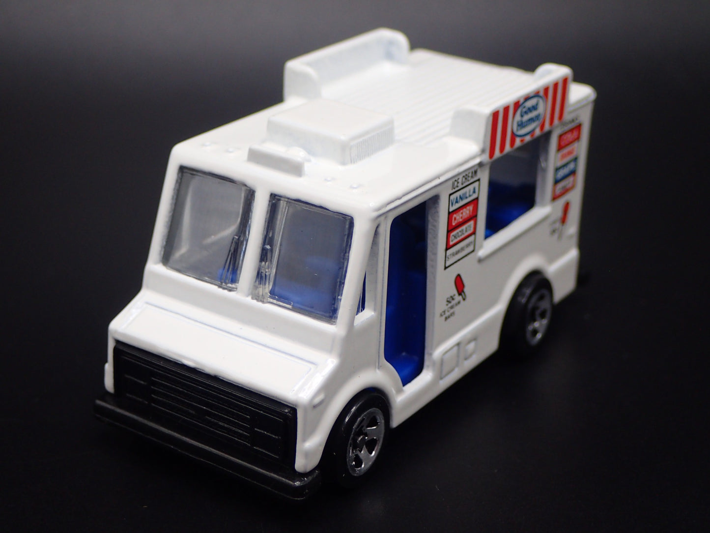 GOOD HUMOR ICE CREAM FOOD TRUCK WHITE 1:64 HW SCALE DIORAMA DIECAST MODEL CAR