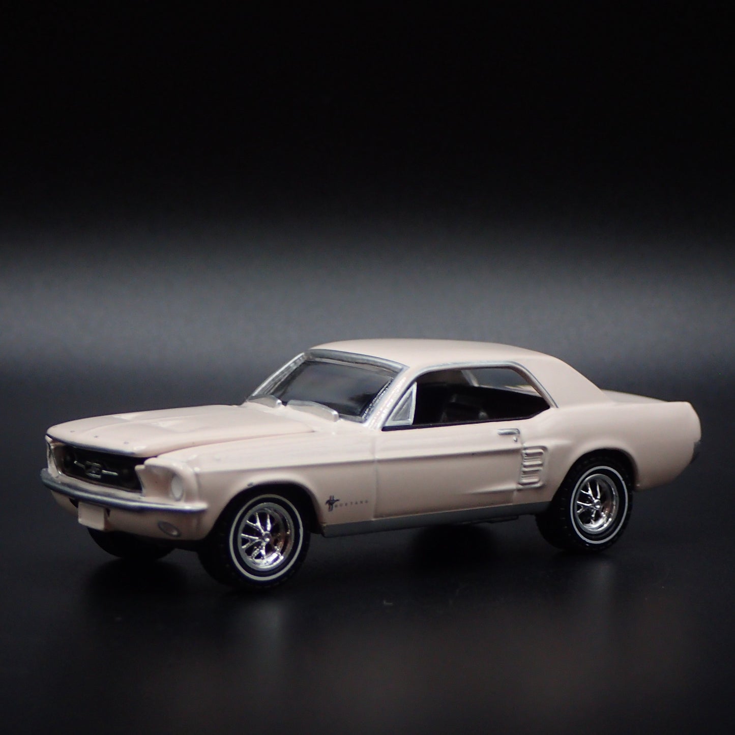 1967 67 FORD MUSTANG COUPE RARE 1:64 SCALE COLLECTIBLE DIORAMA DIECAST MODEL CAR