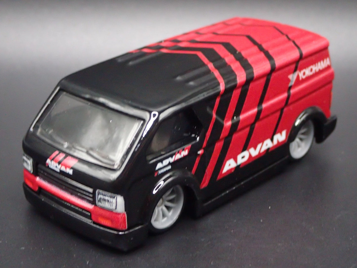 MBK CUSTOM VAN ADVAN YOKOHAMA 1:64 SCALE COLLECTIBLE DIORAMA DIECAST MODEL CAR