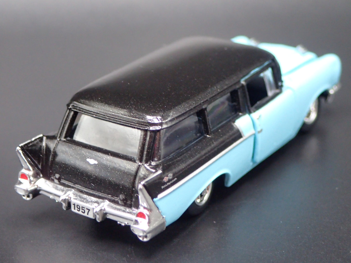 1957 57 CHEVY CHEVROLET HANDYMAN STATION WAGON 1:64 SCALE DIECAST MODEL CAR