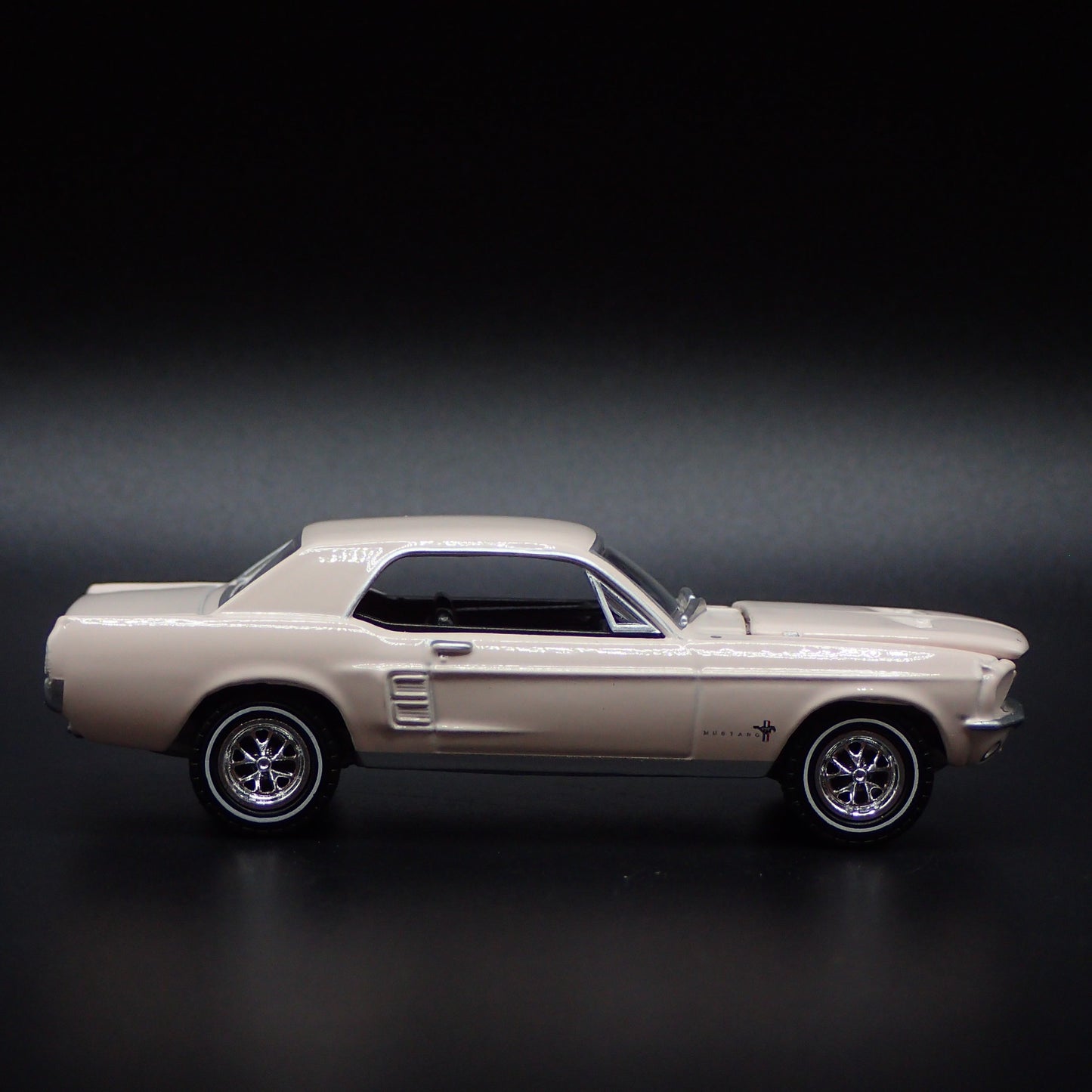 1967 67 FORD MUSTANG COUPE RARE 1:64 SCALE COLLECTIBLE DIORAMA DIECAST MODEL CAR
