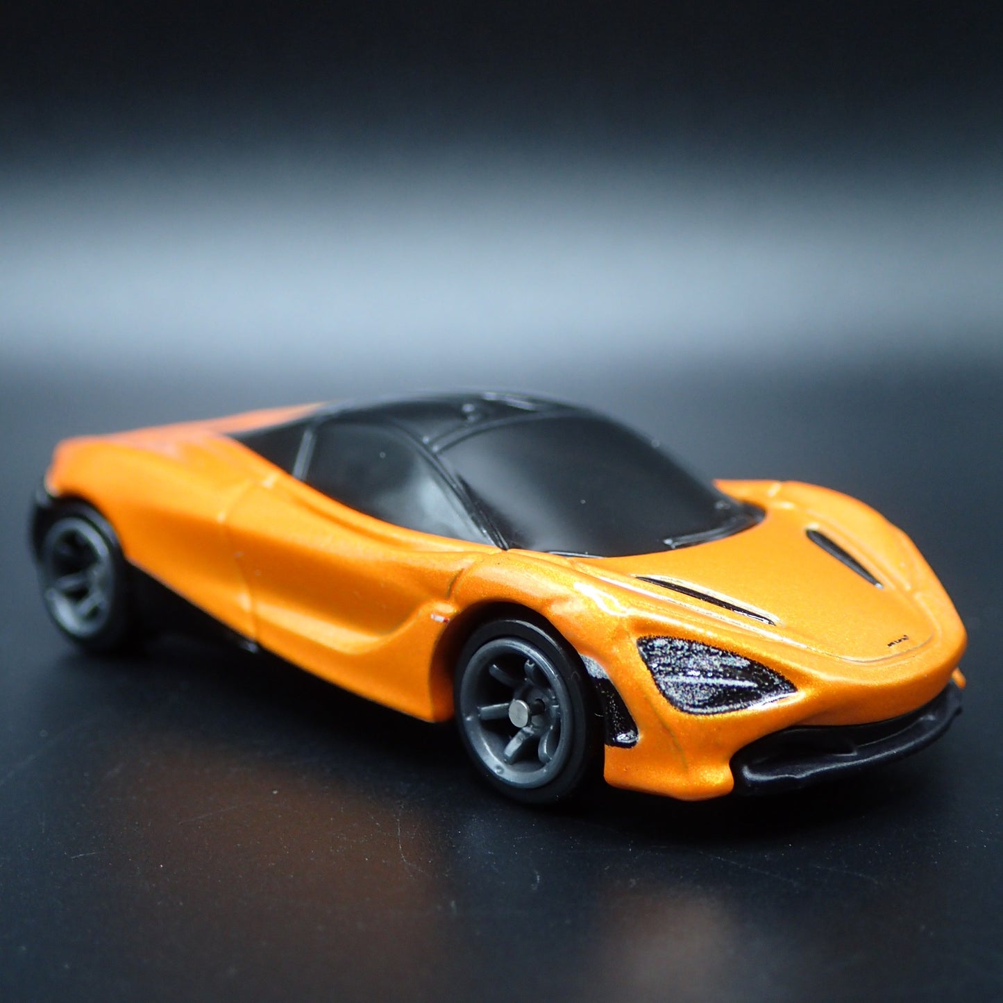 2017-2023 MCLAREN 720S SUPER CAR ORANGE 1:64 SCALE DIORAMA DIECAST MODEL CAR