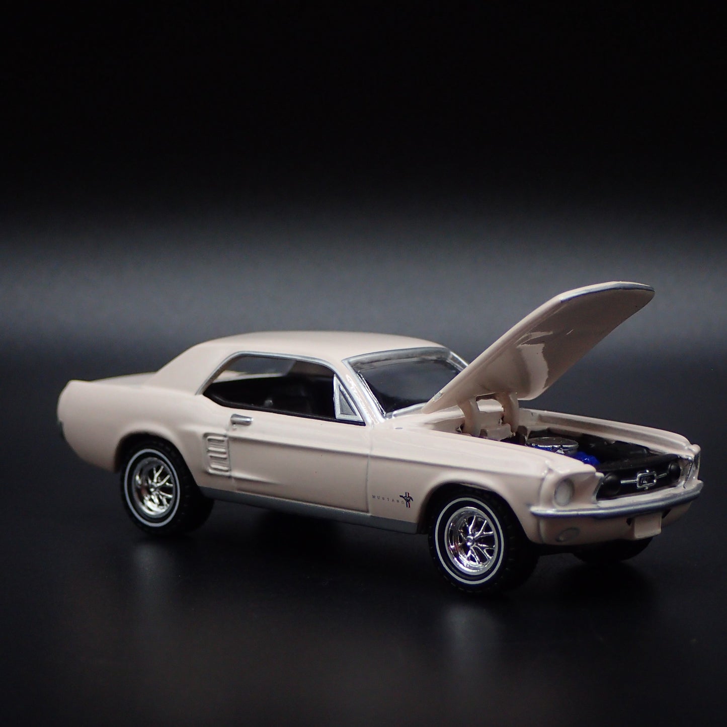1967 67 FORD MUSTANG COUPE RARE 1:64 SCALE COLLECTIBLE DIORAMA DIECAST MODEL CAR