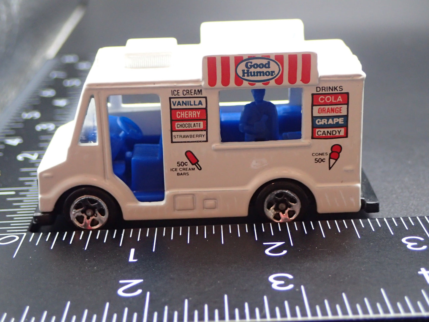 GOOD HUMOR ICE CREAM FOOD TRUCK WHITE 1:64 HW SCALE DIORAMA DIECAST MODEL CAR