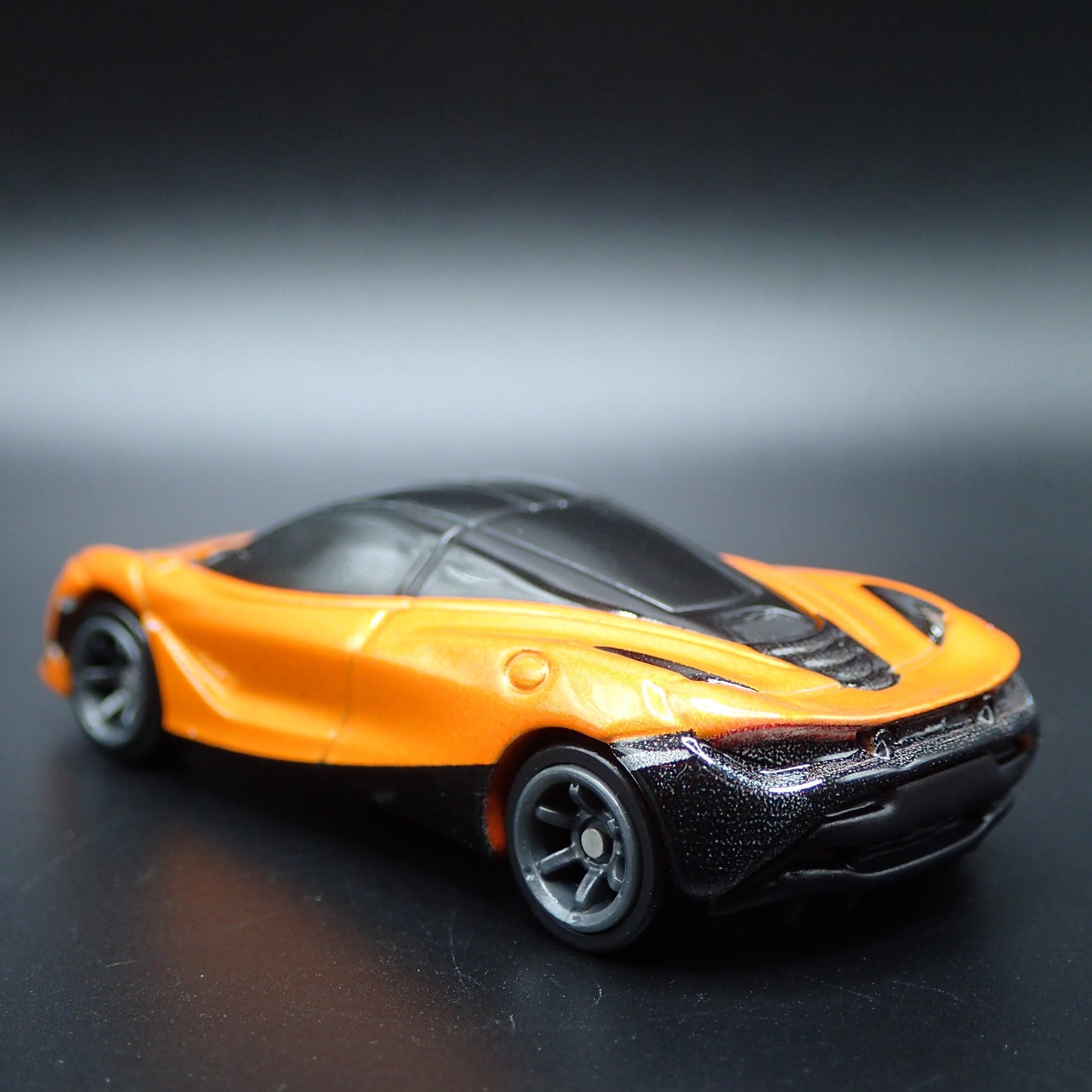 2017-2023 MCLAREN 720S SUPER CAR ORANGE 1:64 SCALE DIORAMA DIECAST MODEL CAR