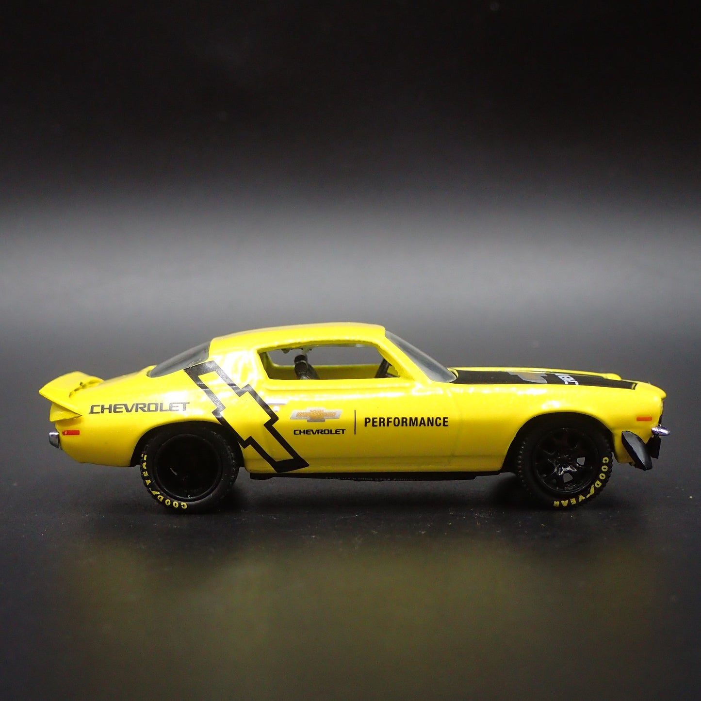 1970 70 CHEVY CHEVROLET CAMARO Z28 RS RARE 1:64 SCALE DIORAMA DIECAST MODEL CAR
