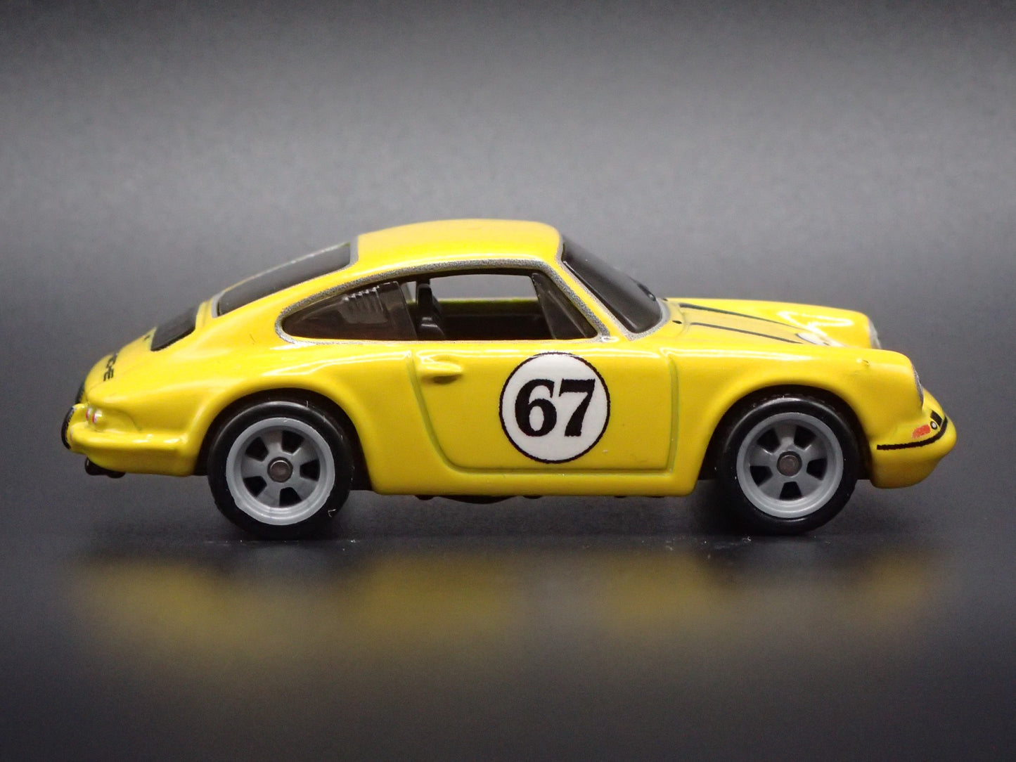 1964-1972 PORSCHE 911 R YELLOW 1:64 SCALE COLLECTIBLE DIORAMA DIECAST MODEL CAR