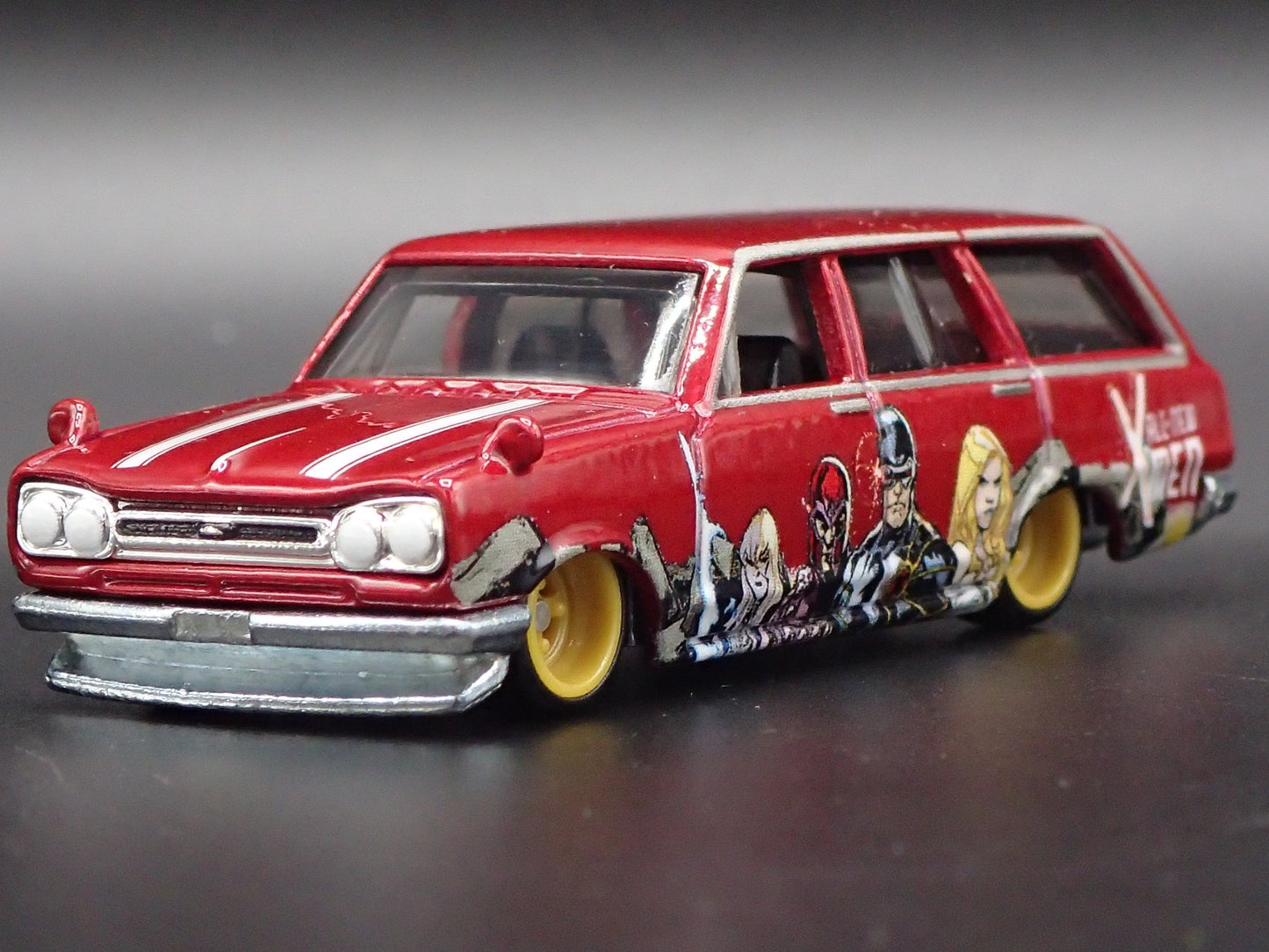 1968-1972 NISSAN C10 SKYLINE WAGON XMEN 1:64 SCALE COLLECTIBLE DIECAST MODEL CAR