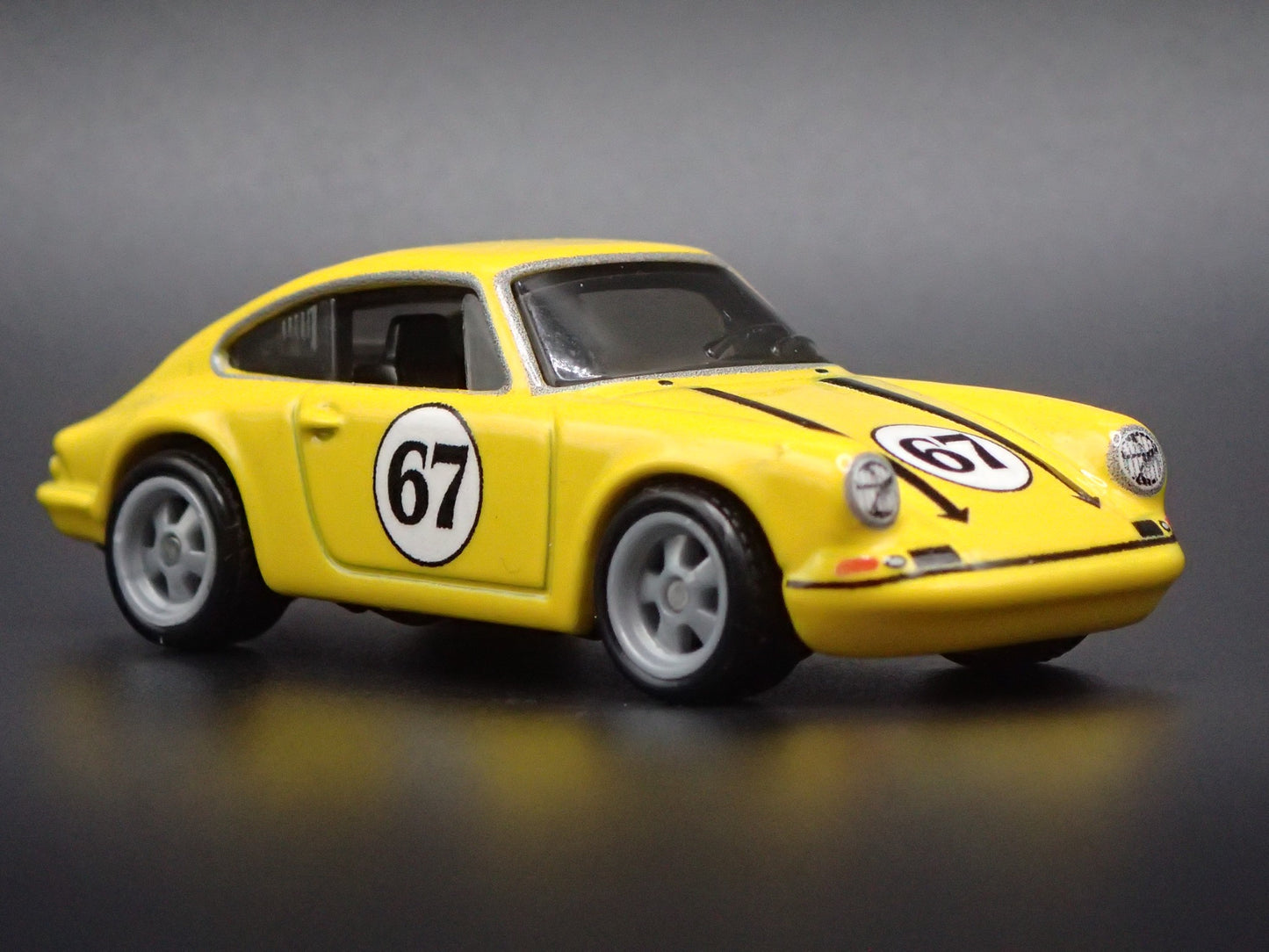 1964-1972 PORSCHE 911 R YELLOW 1:64 SCALE COLLECTIBLE DIORAMA DIECAST MODEL CAR