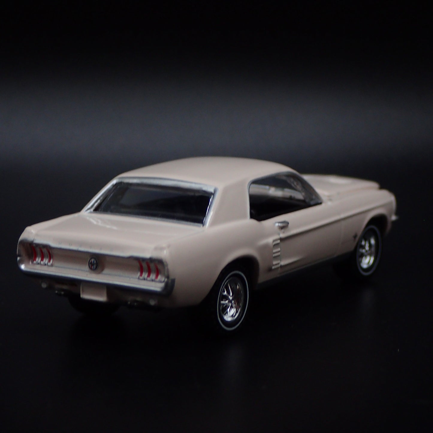 1967 67 FORD MUSTANG COUPE RARE 1:64 SCALE COLLECTIBLE DIORAMA DIECAST MODEL CAR