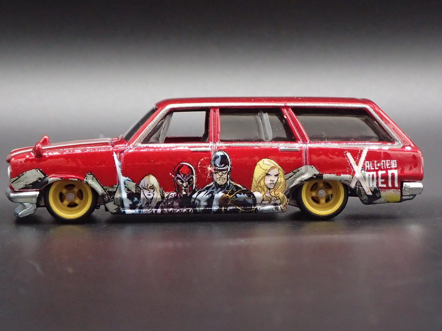 1968-1972 NISSAN C10 SKYLINE WAGON XMEN 1:64 SCALE COLLECTIBLE DIECAST MODEL CAR