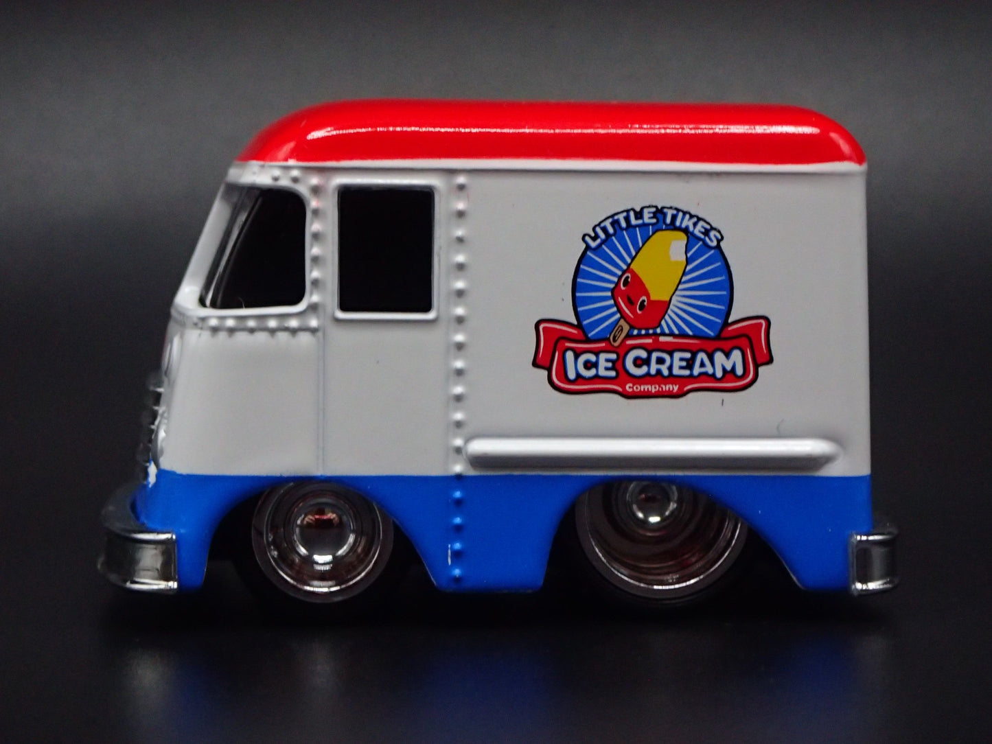 1954 54 GRUMAN STEP VAN CAR TUNED ICE CREAM 1/64 SCALE DIORAMA DIECAST MODEL CAR