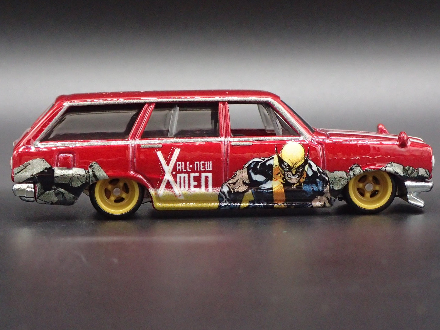 1968-1972 NISSAN C10 SKYLINE WAGON XMEN 1:64 SCALE COLLECTIBLE DIECAST MODEL CAR