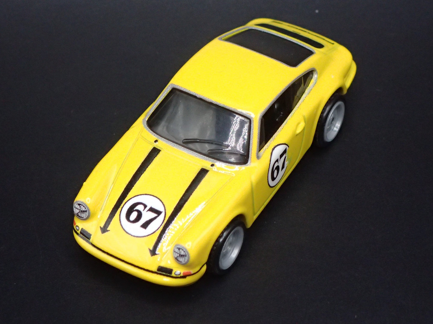 1964-1972 PORSCHE 911 R YELLOW 1:64 SCALE COLLECTIBLE DIORAMA DIECAST MODEL CAR