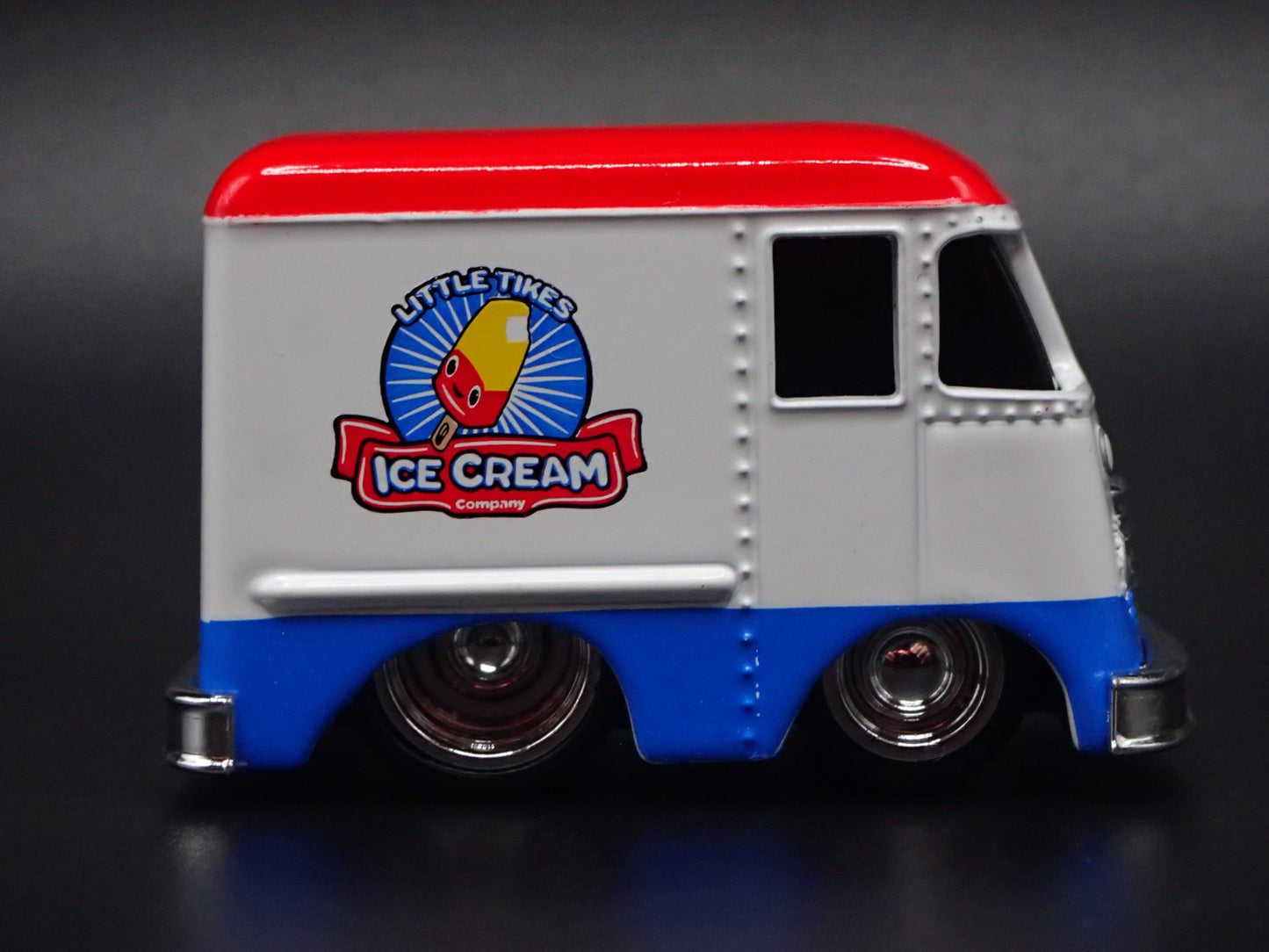 1954 54 GRUMAN STEP VAN CAR TUNED ICE CREAM 1/64 SCALE DIORAMA DIECAST MODEL CAR