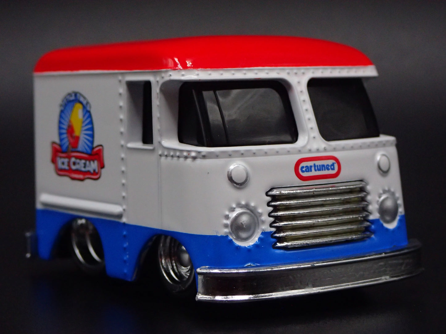 1954 54 GRUMAN STEP VAN CAR TUNED ICE CREAM 1/64 SCALE DIORAMA DIECAST MODEL CAR