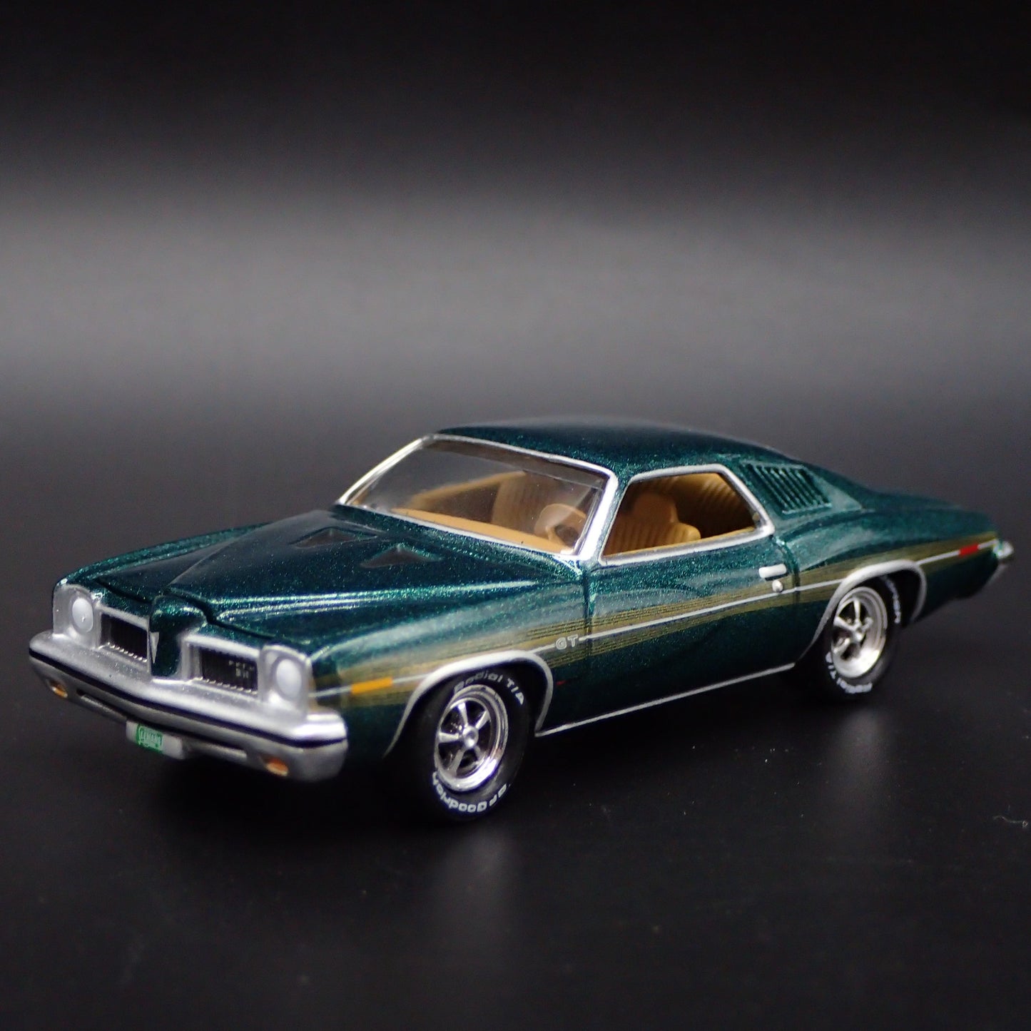 1973 73 PONTIAC LE MANS GT RARE 1:64 SCALE COLLECTIBLE DIORAMA DIECAST MODEL CAR
